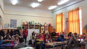 Волонтери Црвеног крста Панчево спроводе радионице са Програма Промоција хуманих вредности